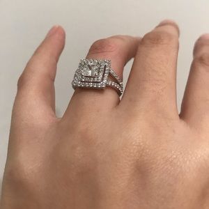 New stunning huge princess cut engagement ring